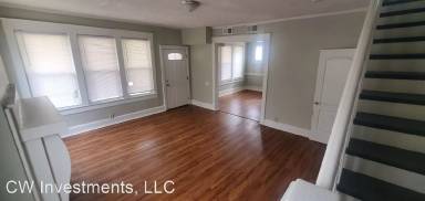 Main picture of 152 E Fifth St