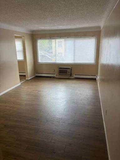 Main picture of 1015 York Ave
