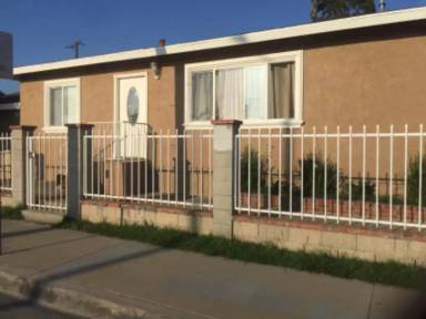 Main picture of 3042 Lynwood Rd
