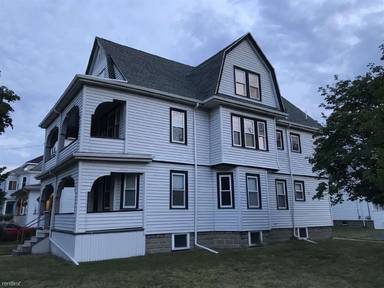 Main picture of 90 Surrey St