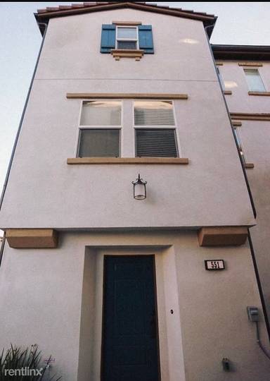 Main picture of 551 Calle Cielo