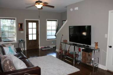 Main picture of 409 Kline Aly