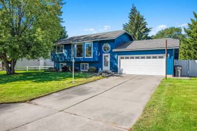 Main picture of 13815 E Crown Ave