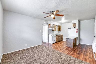 Main picture of 212 Koberlin St