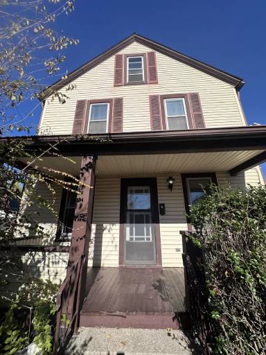 Main picture of 223 E 27th St