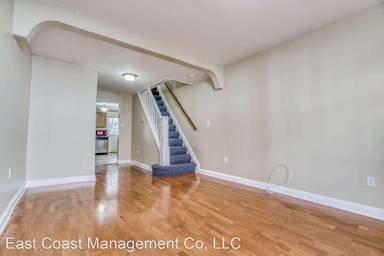 Main picture of 121 N Glover St