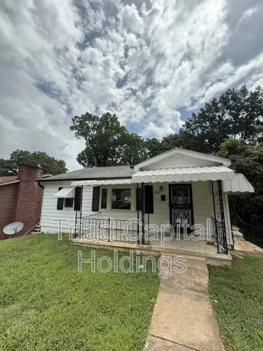 Main picture of 1701 N Jackson Ave