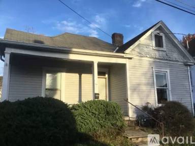 Main picture of 827 Field St