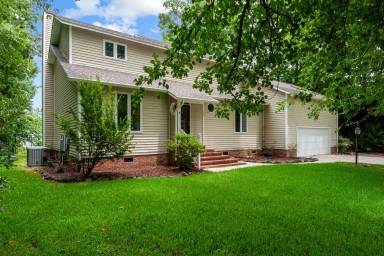 Main picture of 104 Balboa Ct