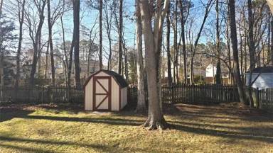 Main picture of 305 Peachtree Ln