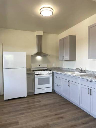 Main picture of 46 4 Street Retail Store 347 St