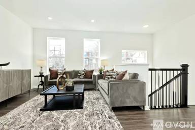 Main picture of 402 Neubauer Cir