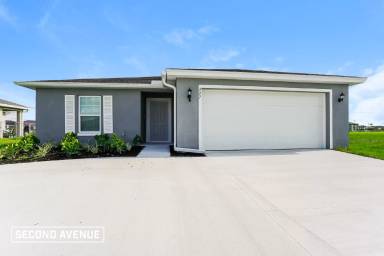 Main picture of 227 Tropicana Pkwy W