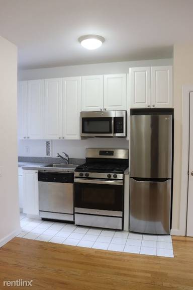 Main picture of 17 Greenwich Ave