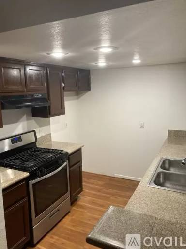 Main picture of 14400 Dickens St