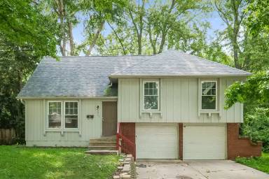 Main picture of 9012 Stark Ave