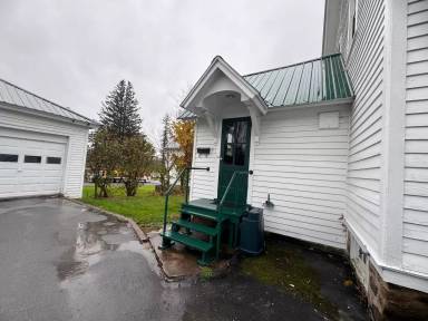 Main picture of 9612 Bowman St