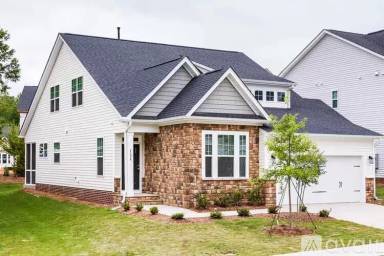 Main picture of 124 Thrower Ln