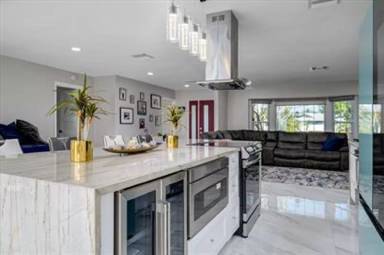 Main picture of 605 Capri Blvd