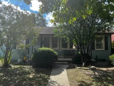 Main picture of 1812 W Summit Ave