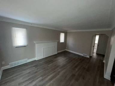 Main picture of 16663 Cruse St