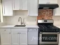 Main picture of 2930 Sacramento St