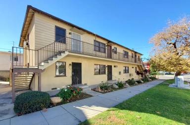 Main picture of 3670 Monon St