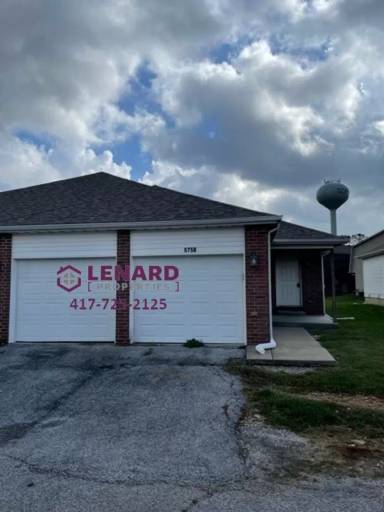 Main picture of 5700 N Tan Ln