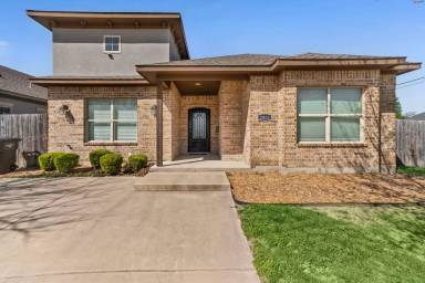 Main picture of 2800 Gordon Ave