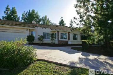 Main picture of 924 Vivian Cir