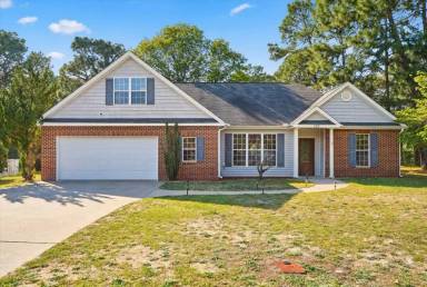 Main picture of 329 Green Links Dr