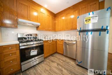Main picture of 32 81 45 St