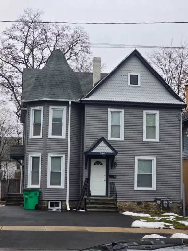 Main picture of 964 Walnut St