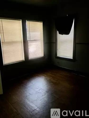 Main picture of 2838 Topeka St