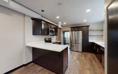 Main picture of 1819 E Carson St