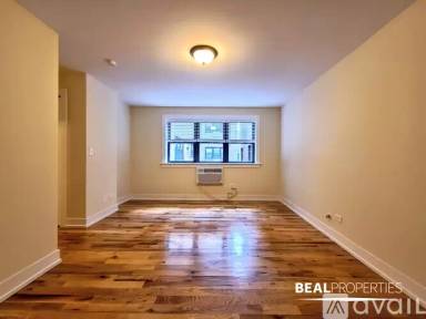 Main picture of 555 W Arlington Apartments