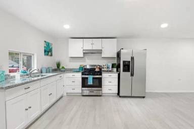 Main picture of 9316 San Lorenzo Ave