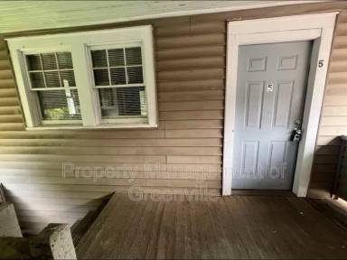 Main picture of 208 E Stone Ave