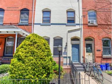 Main picture of 4033 Locust St