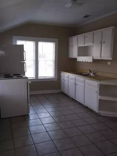 Main picture of 500 N Miller St