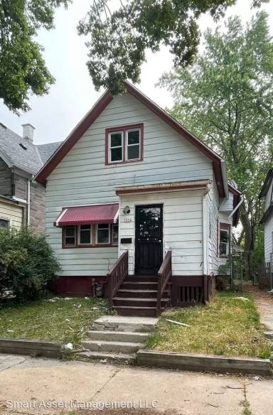 Main picture of 3054 N 21st St