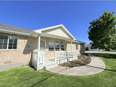 Main picture of 2601 S Ammon Rd