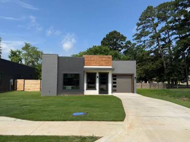 Main picture of 1516 Mahlow Dr