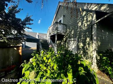 Main picture of 566 Edwards Rd S