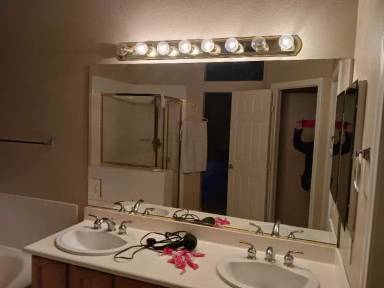 Main picture of 9624 W Gilmore Ave