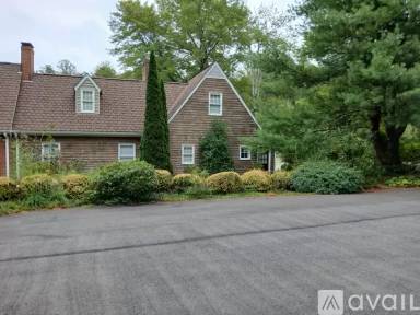 Main picture of 64 Coakley Ln