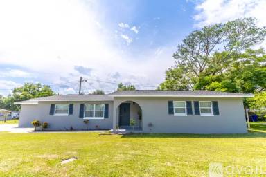 Main picture of 2218 W Oak St