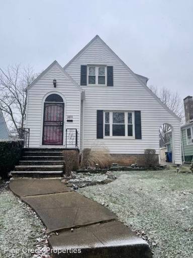 Main picture of 3892 E 154th St