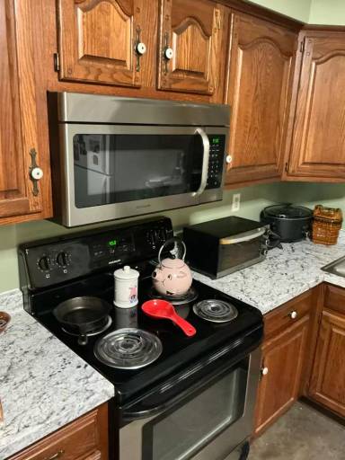 Main picture of 24 Parkwood Dr