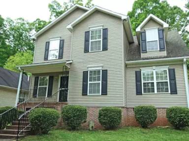 Main picture of 43 E Castle Dr